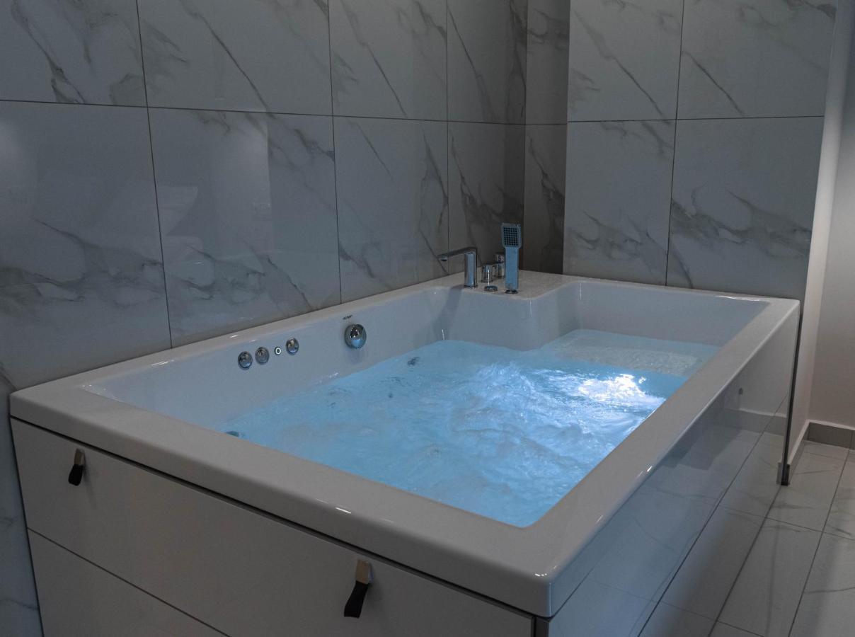 Athens Jacuzzi Apartment 外观 照片